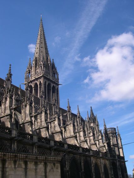  joli clocher d'église